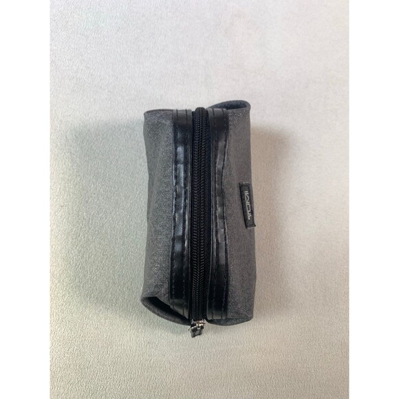 2015 TUMI Delta Amenity Kit bag zip up - Picture 5 of 8